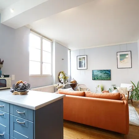 Bright Flat Near Bastille